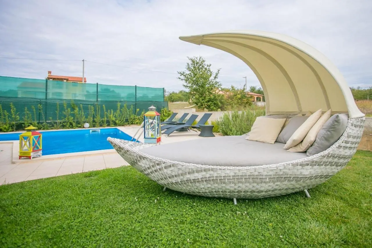 Holiday House Hacienda Montizana